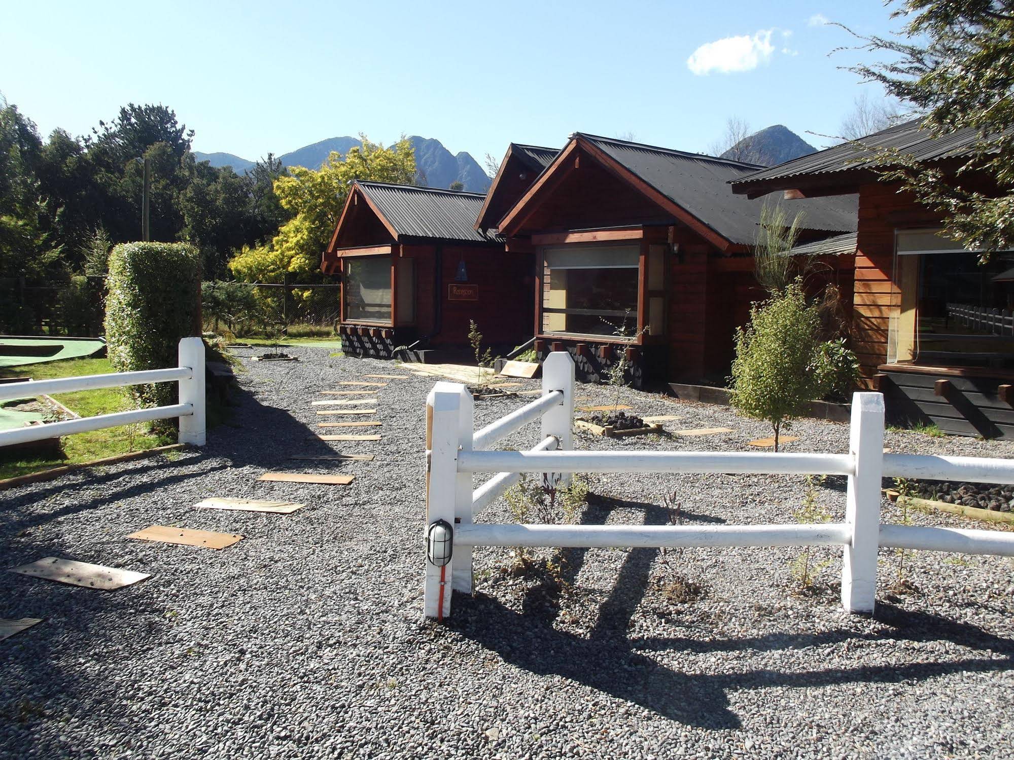 Hotel Borde Estero Pucon