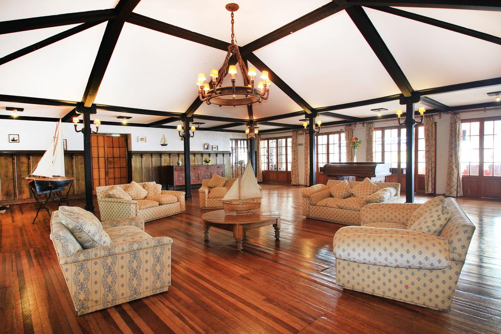 Yachting Hotel Quintero
