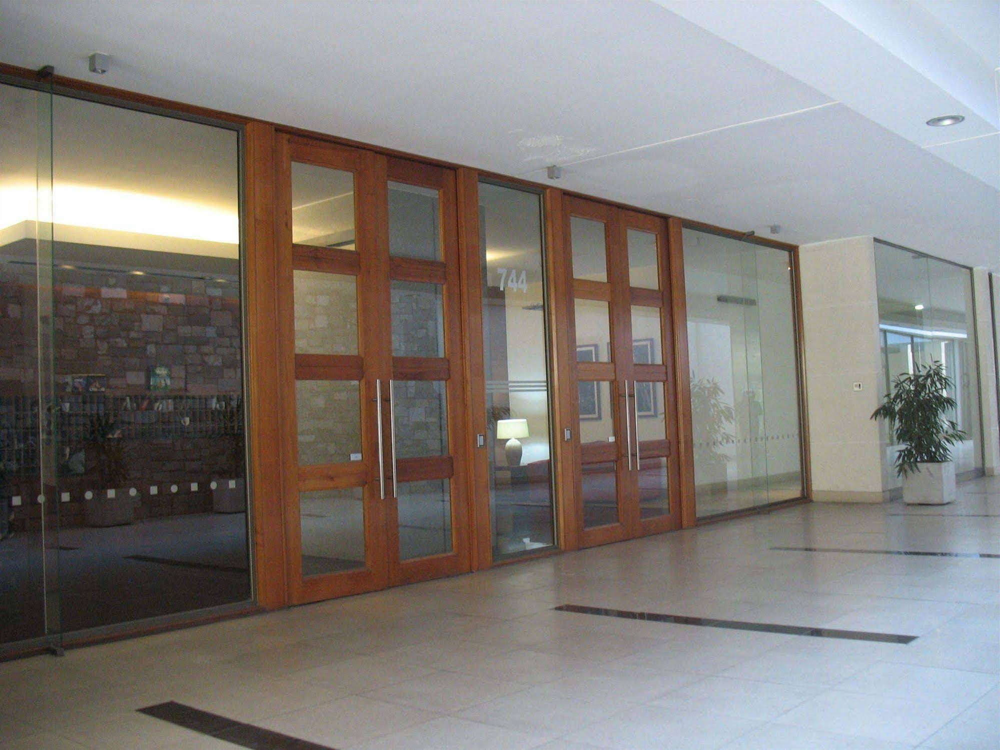 AMS Apartments Monjitas