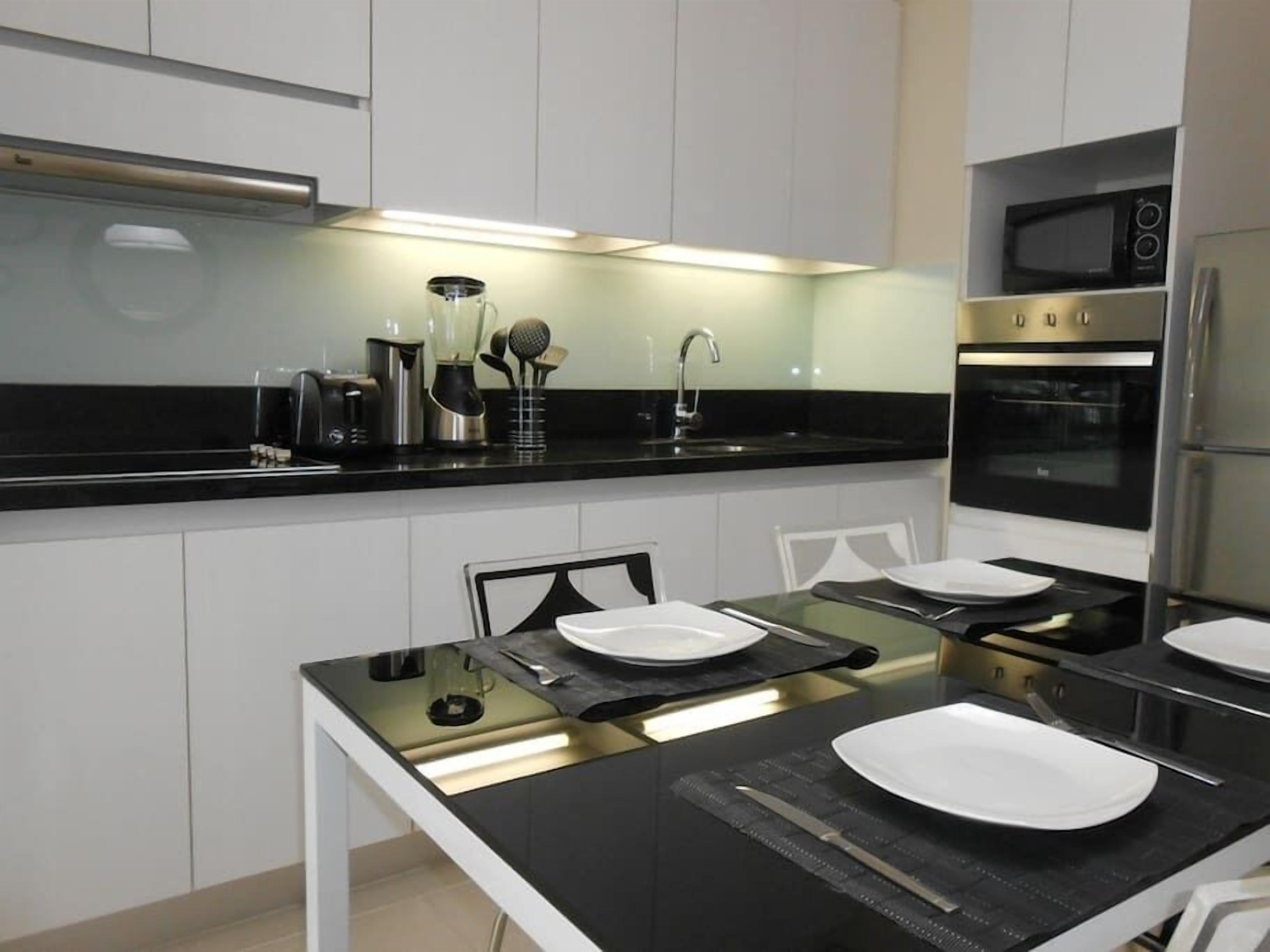 Carmelitas Contemporary II
