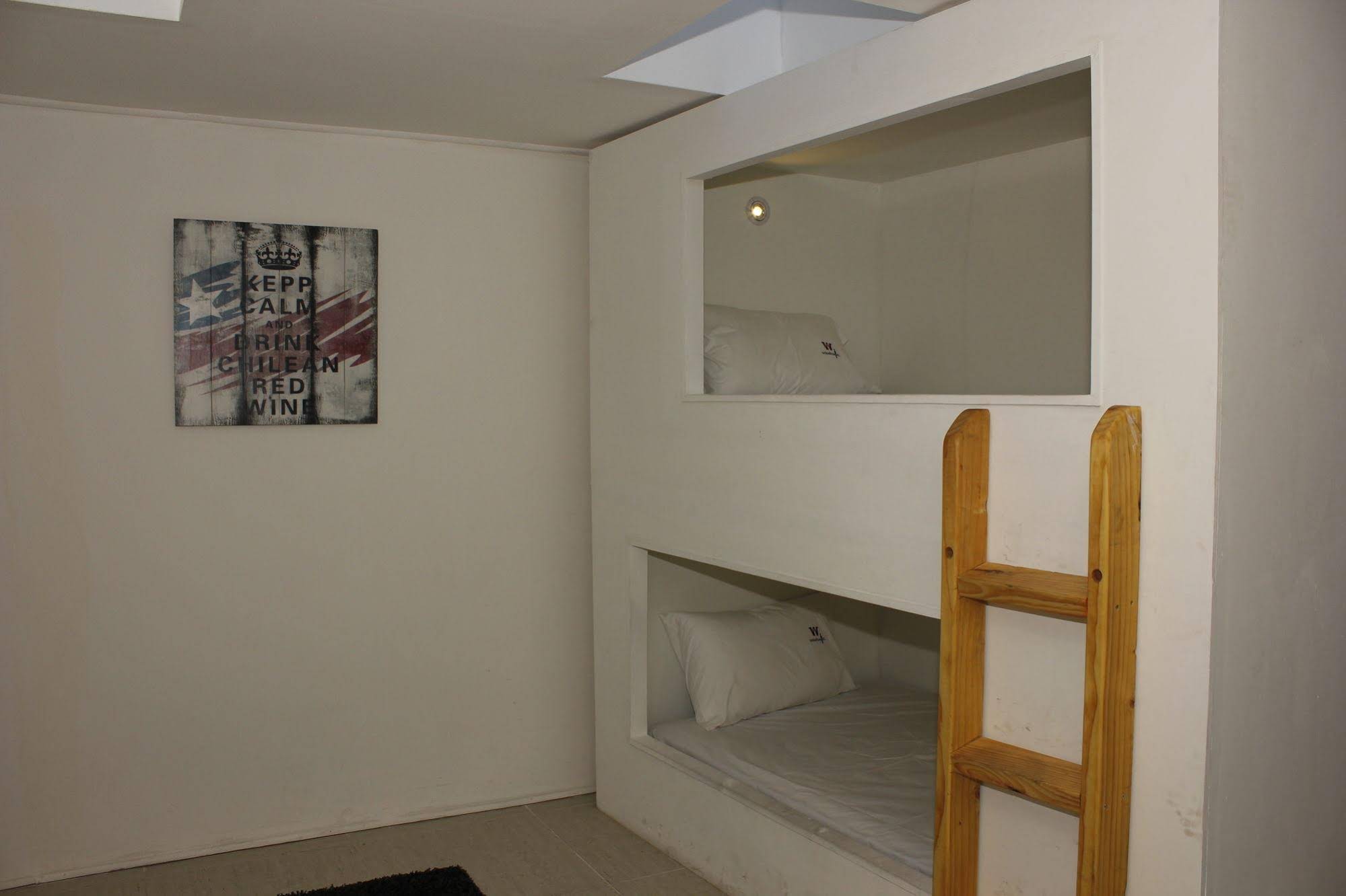 Hostel Bed & Wine