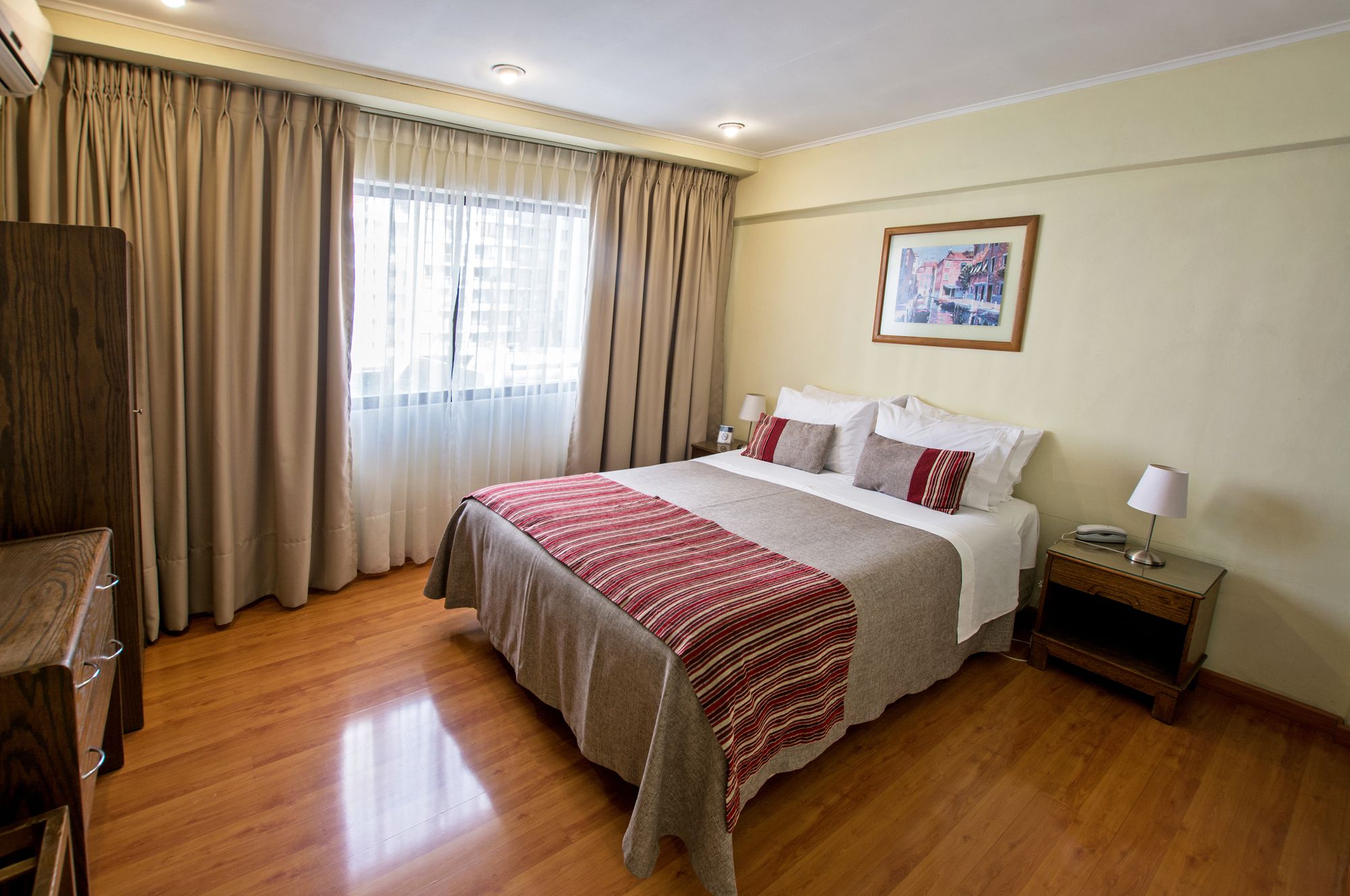 RQ Hotel Dacarlo