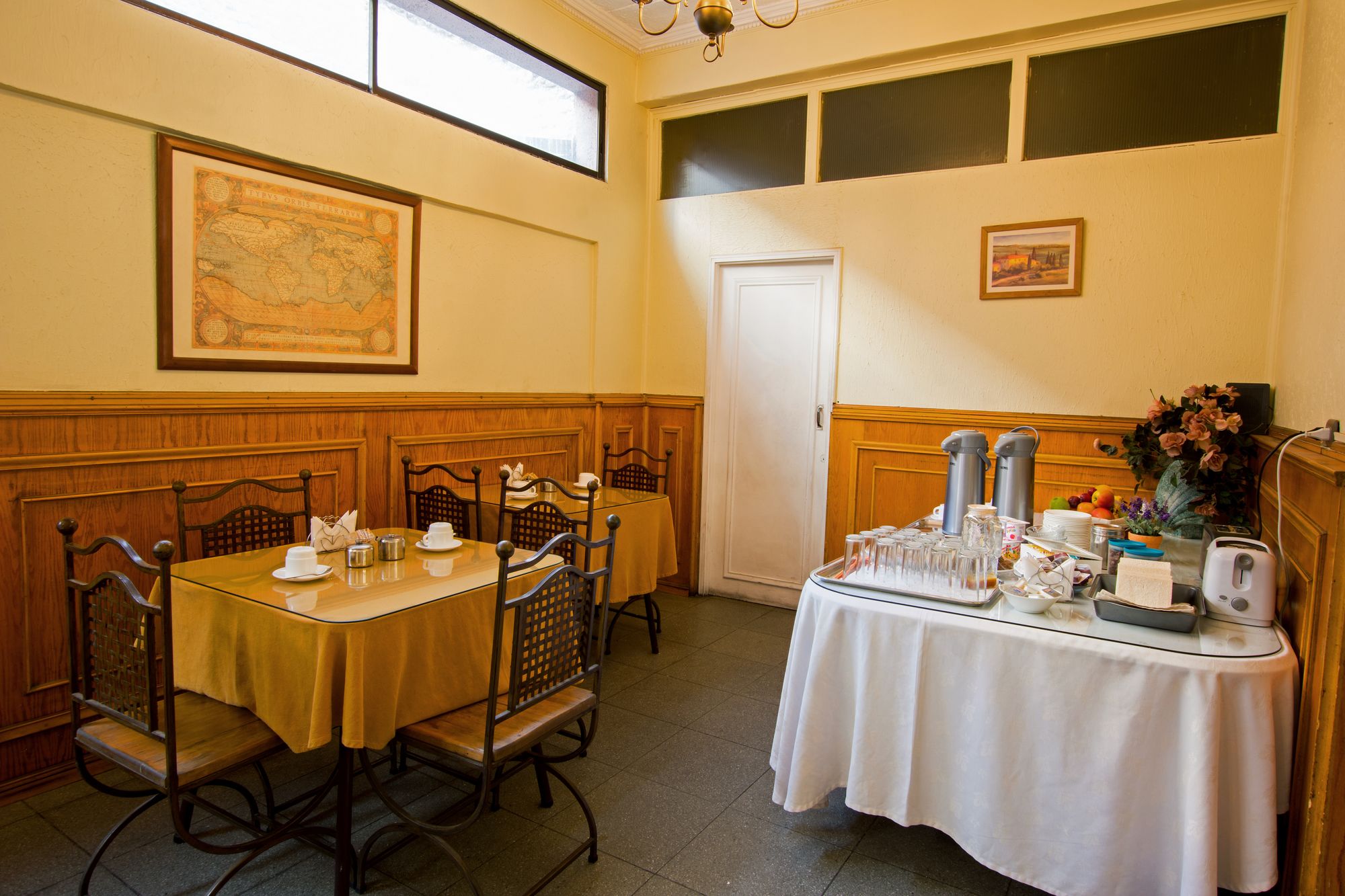 RQ Hotel Dacarlo