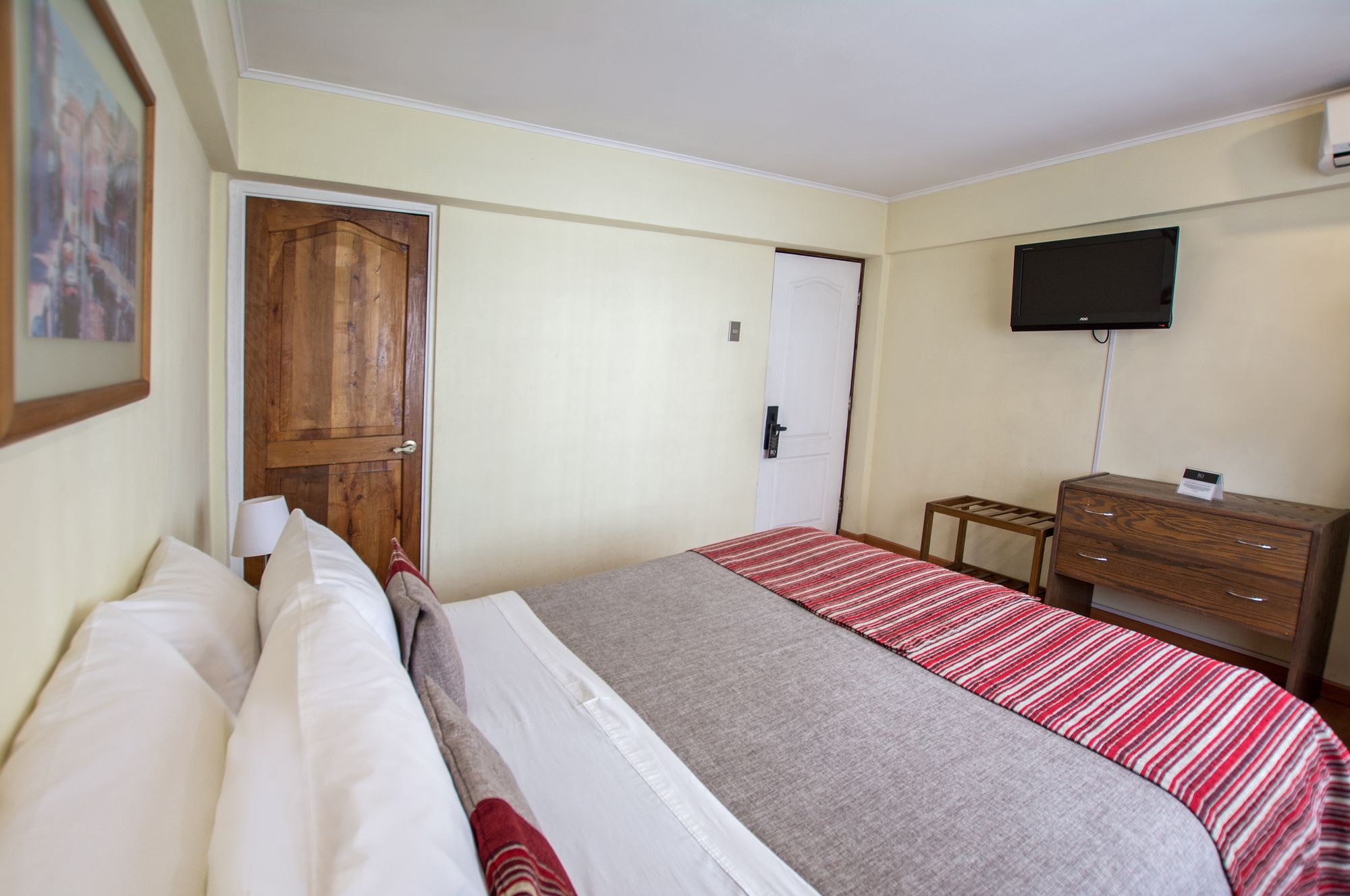 RQ Hotel Dacarlo