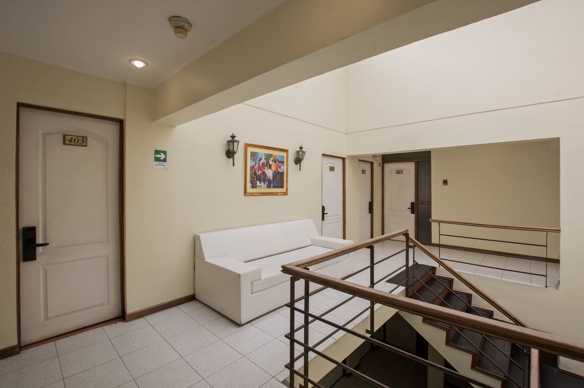 RQ Hotel Dacarlo
