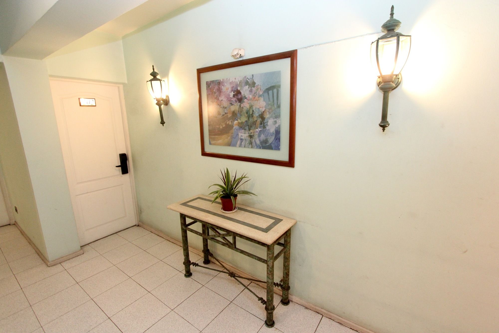 RQ Hotel Dacarlo