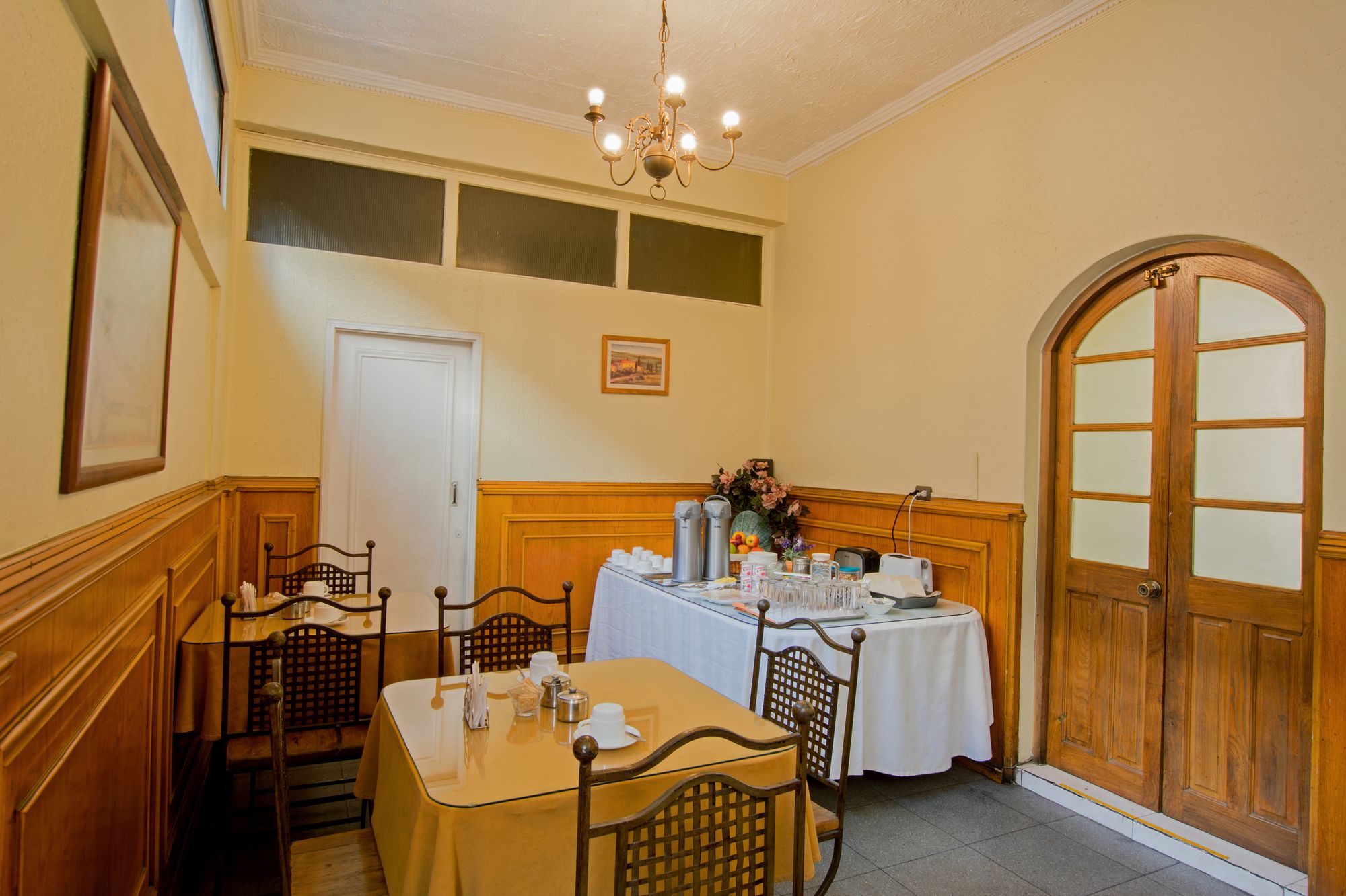 RQ Hotel Dacarlo