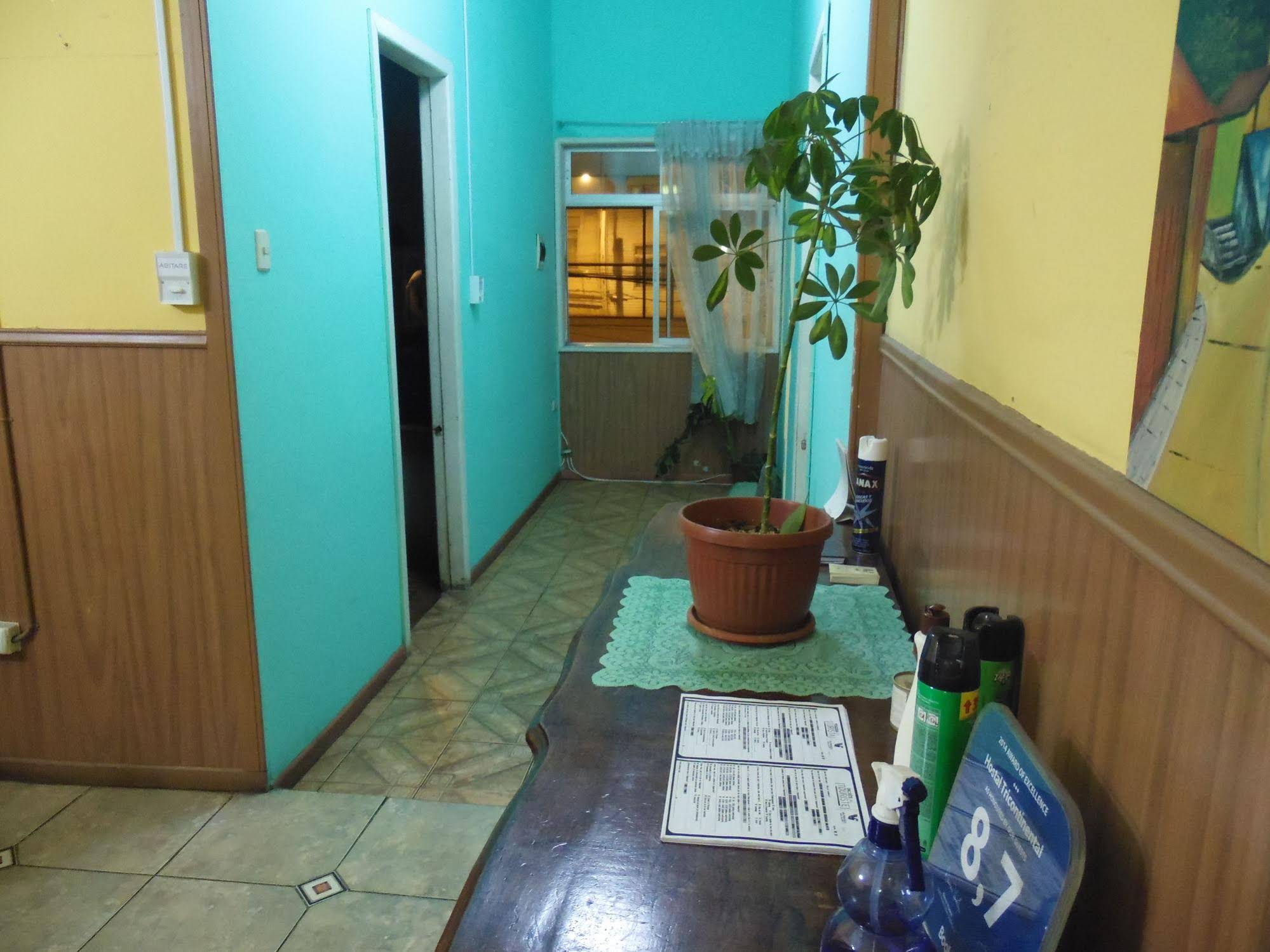 Hostal Tricontinental