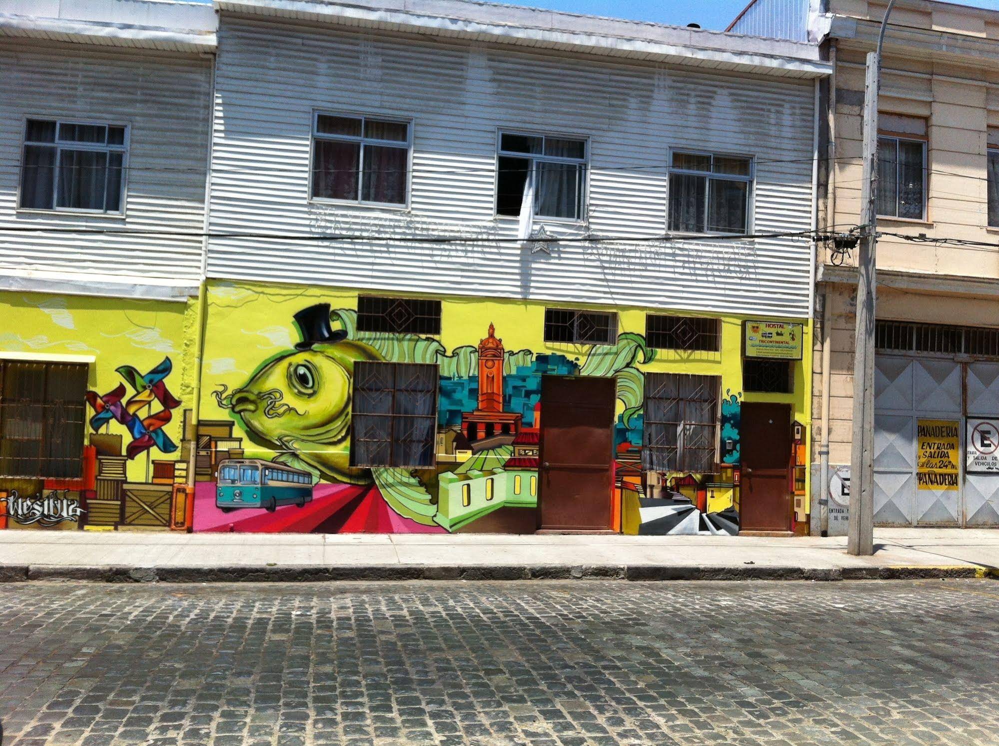 Hostal Tricontinental
