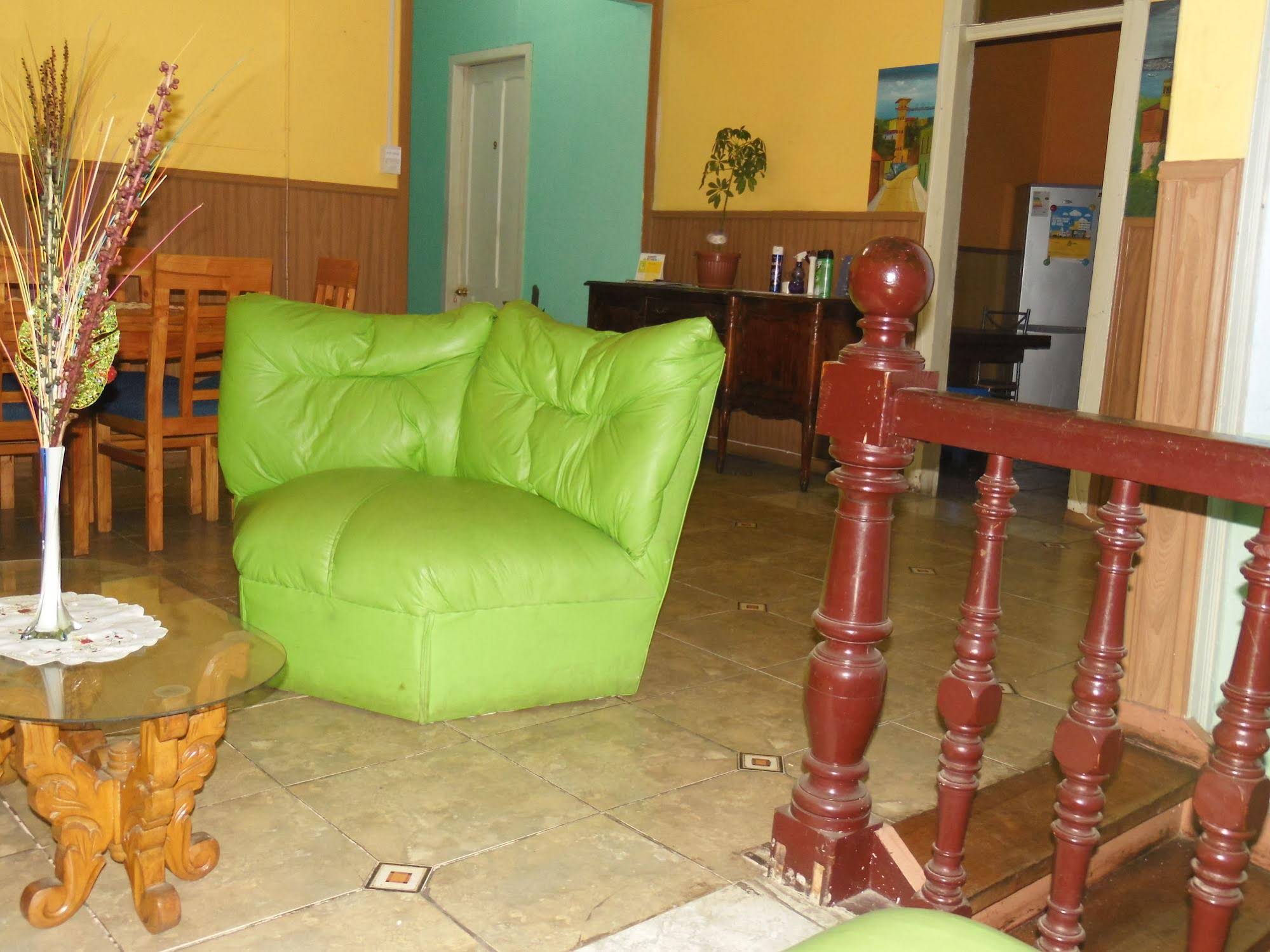 Hostal Tricontinental