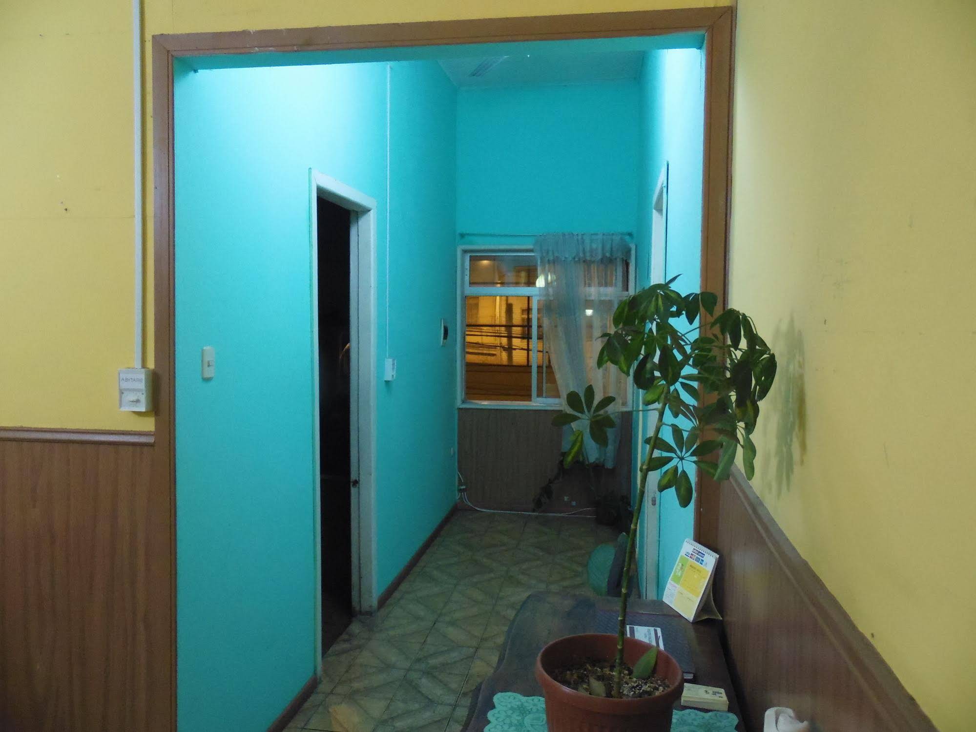 Hostal Tricontinental