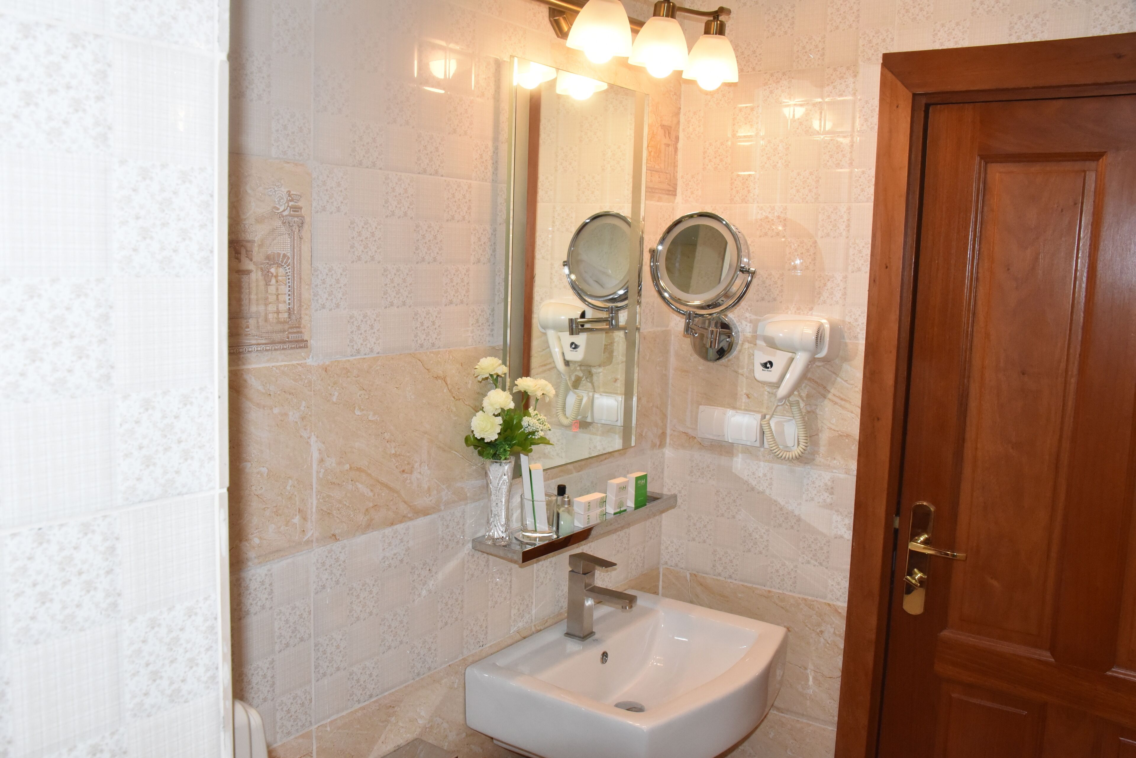 Adamaoua Grand Hotel City