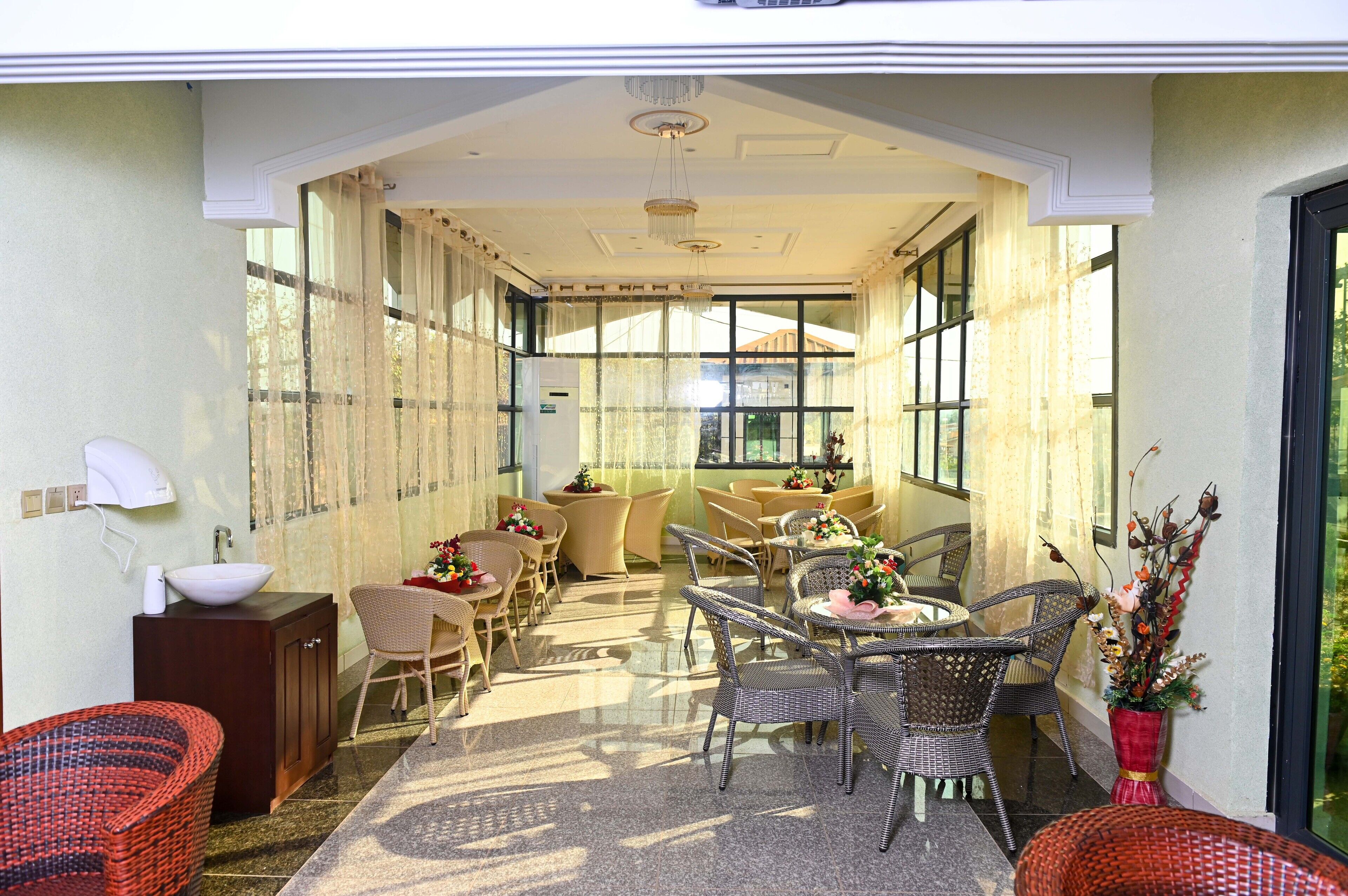 Welcome Garden's Hotel
