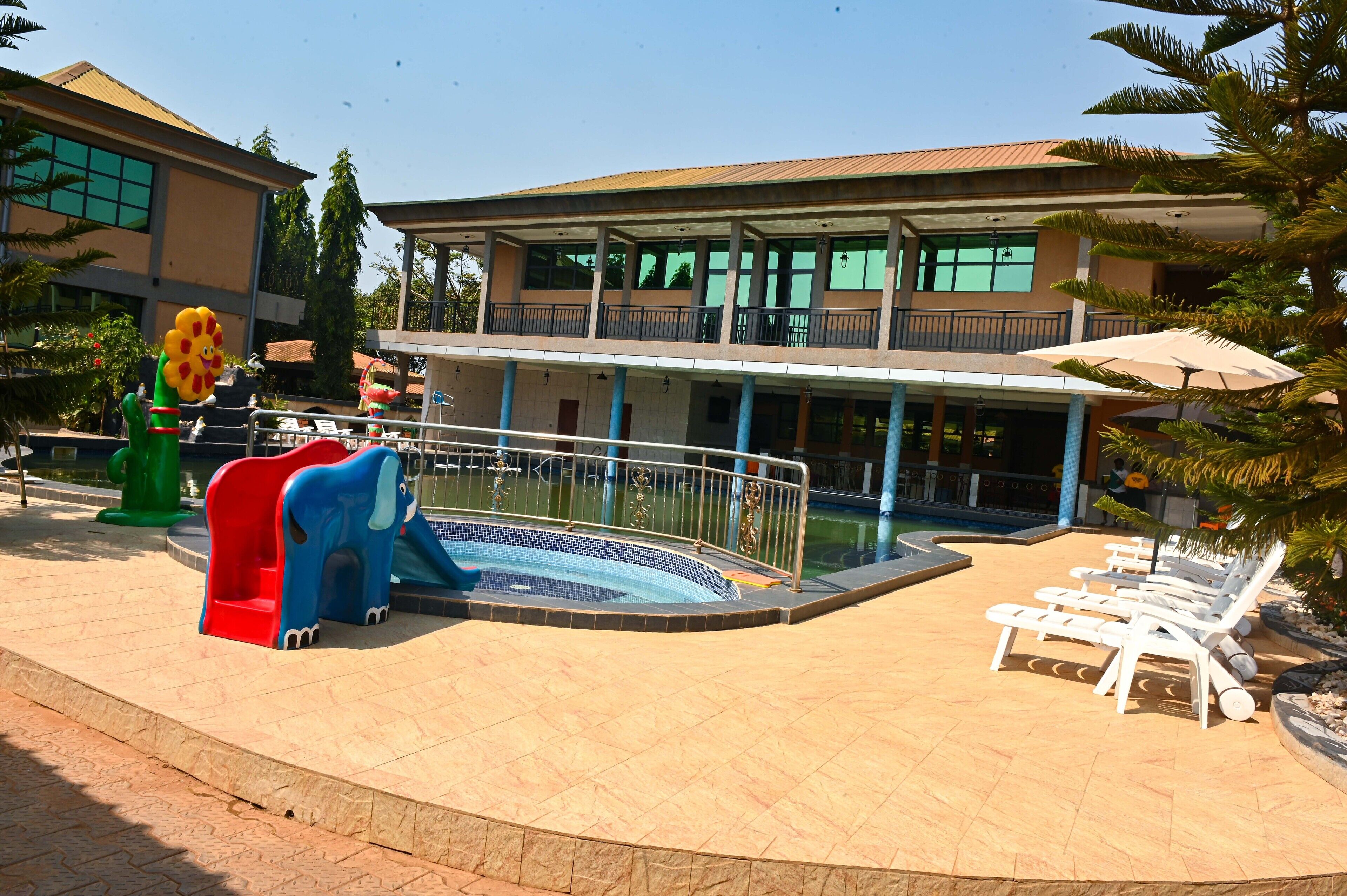 Welcome Garden's Hotel