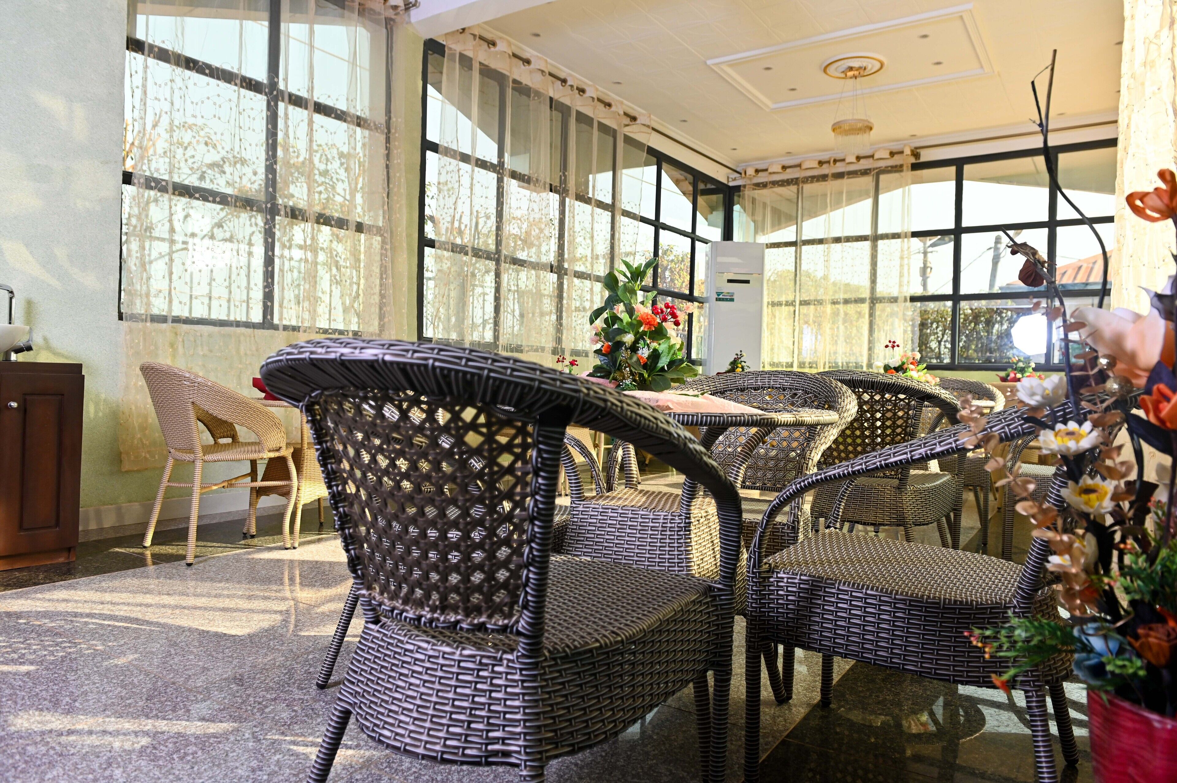 Welcome Garden's Hotel