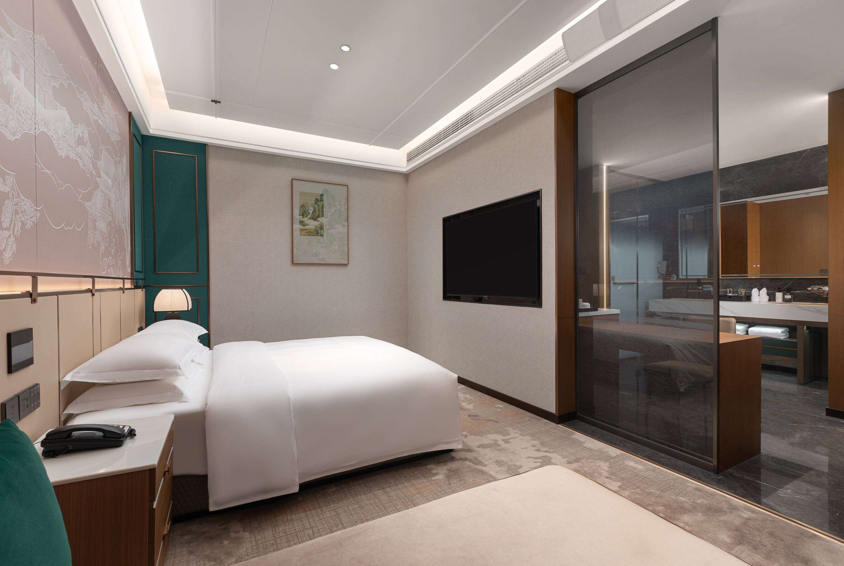 Days Hotel by Wyndham Luzhou Gulin