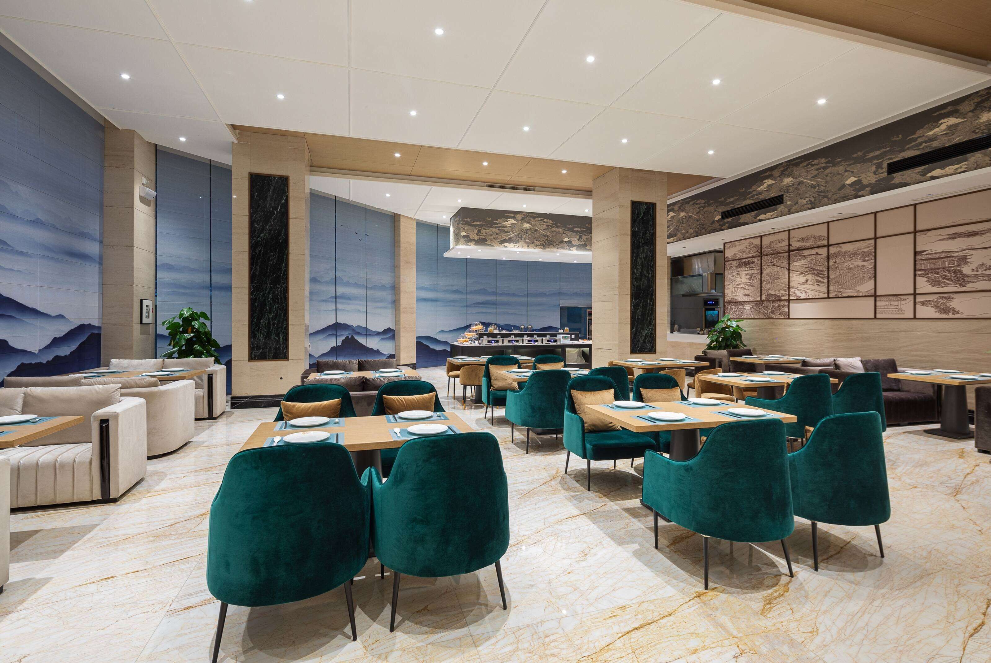 Days Hotel by Wyndham Luzhou Gulin