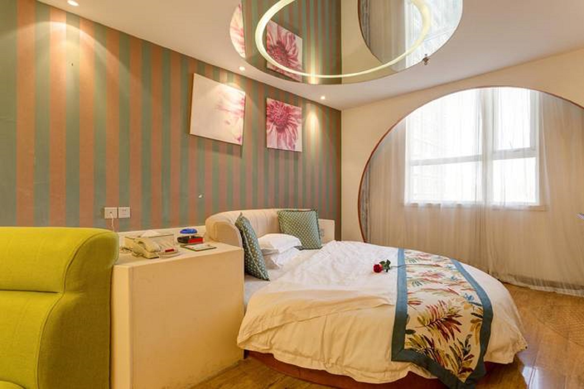 Apple Designer Hotel