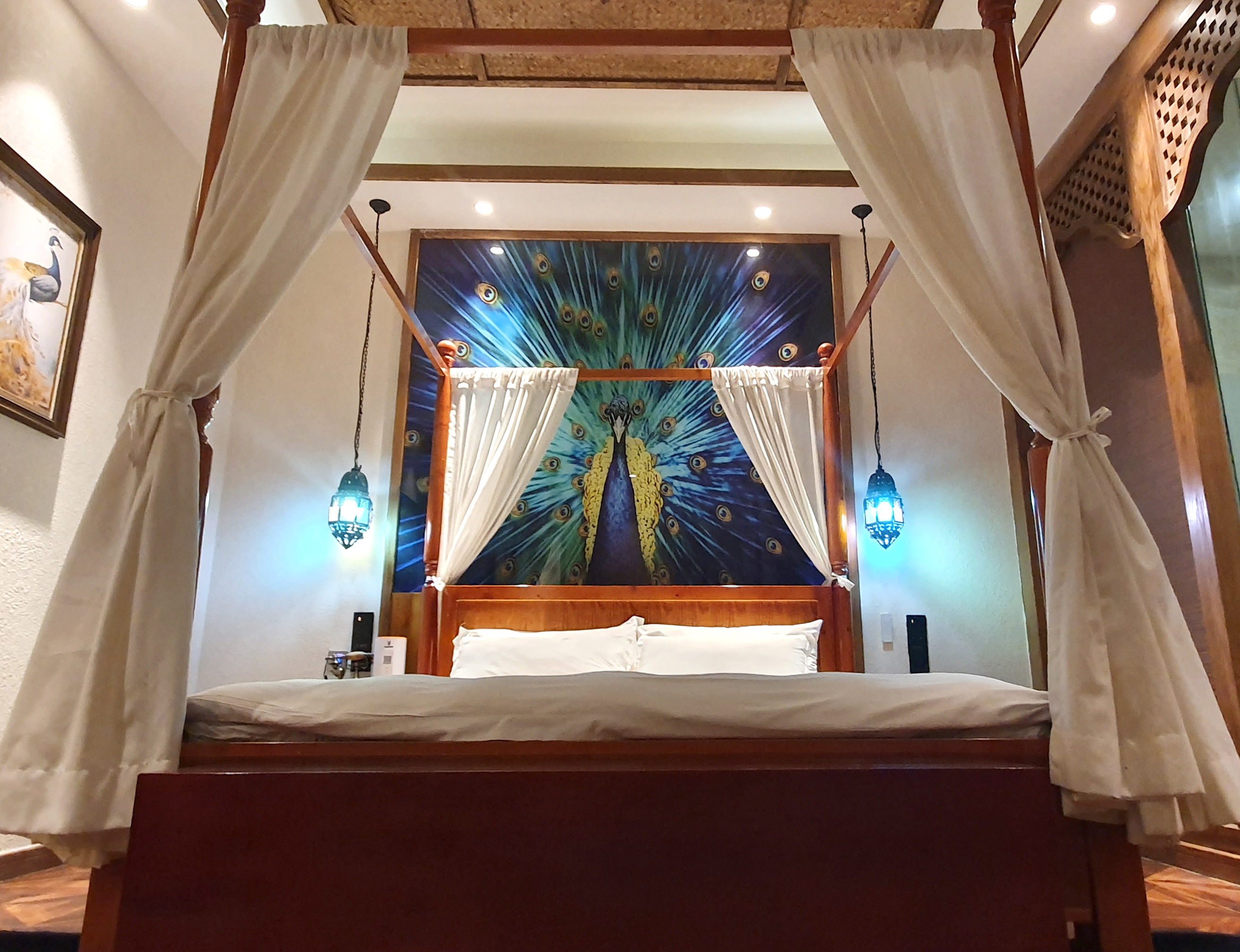 Meet Theme Smart Hotel