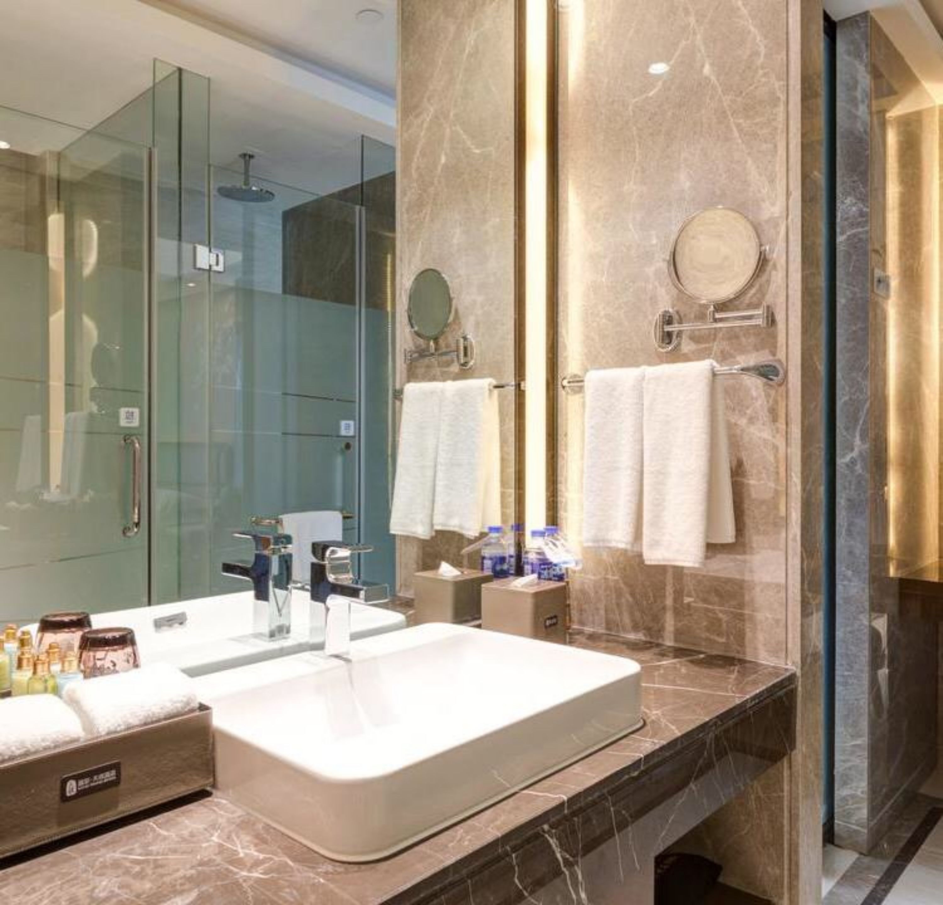 Li Cai Tian Qi Hotel Xianyang