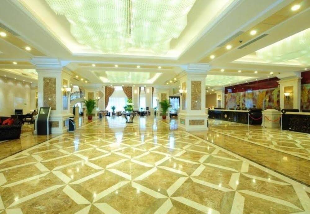 Xianyang Ocean Spring Grand Metro Park Hotel