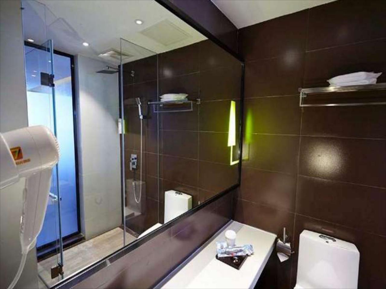 IU Hotel Luliang Xiaoyi Zhenxing Street