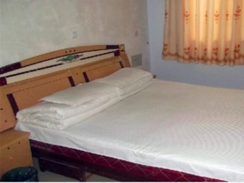 Huixian Baligou Songyingge Hotel