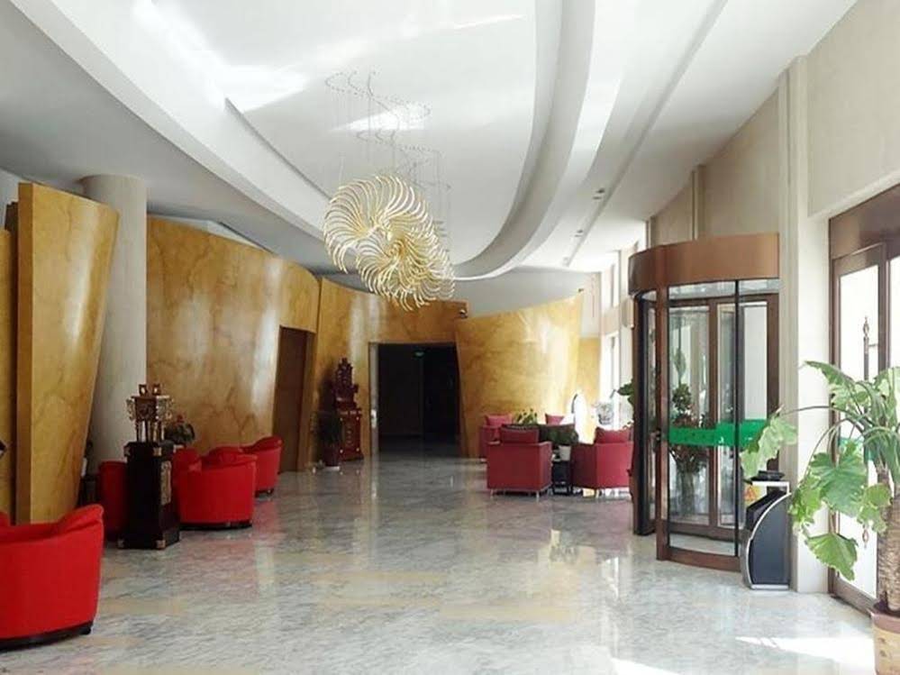 Yunlong Hotel