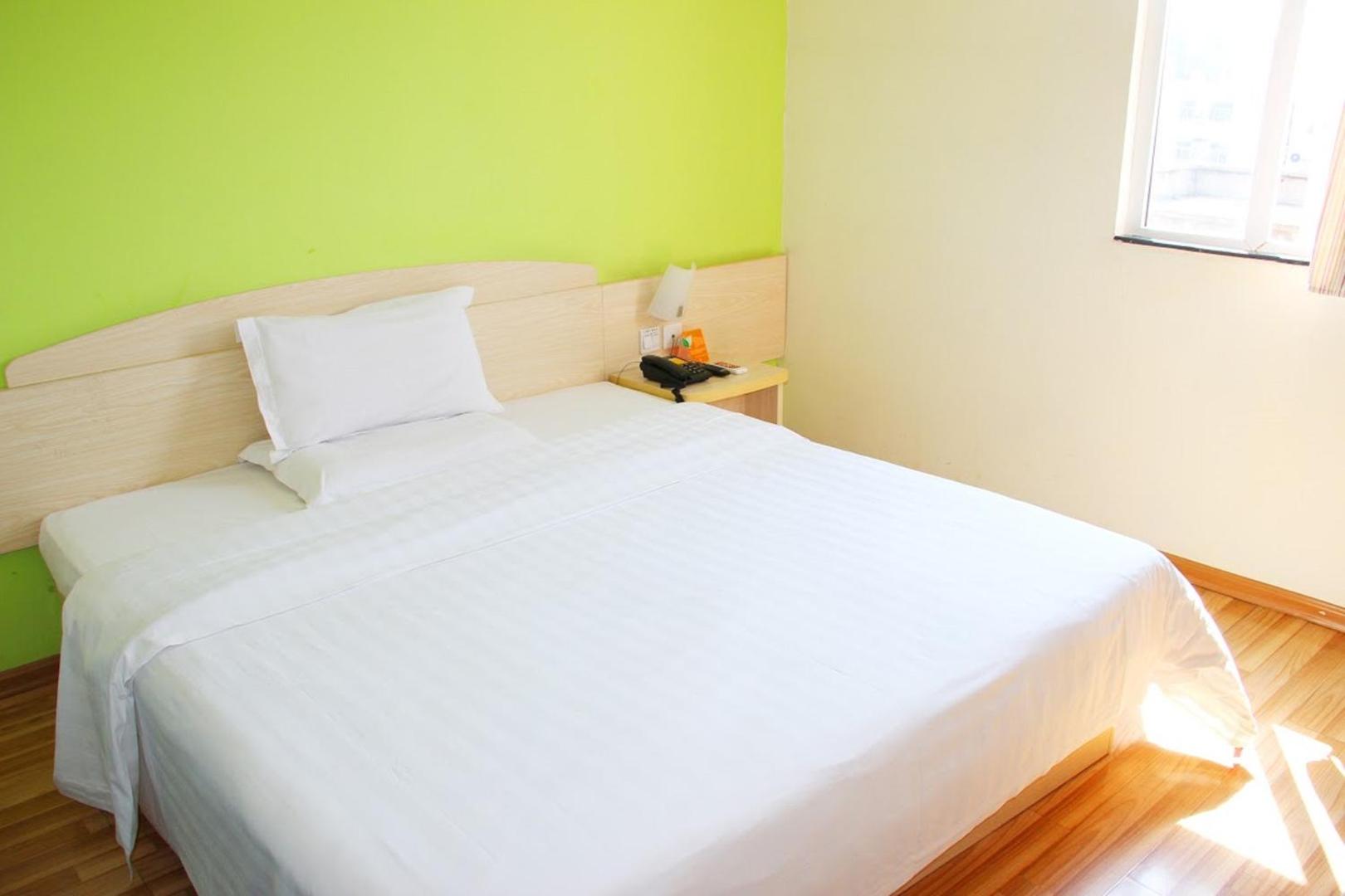 7 Days Inn Zhengzhou Railway Station Central Square Branch