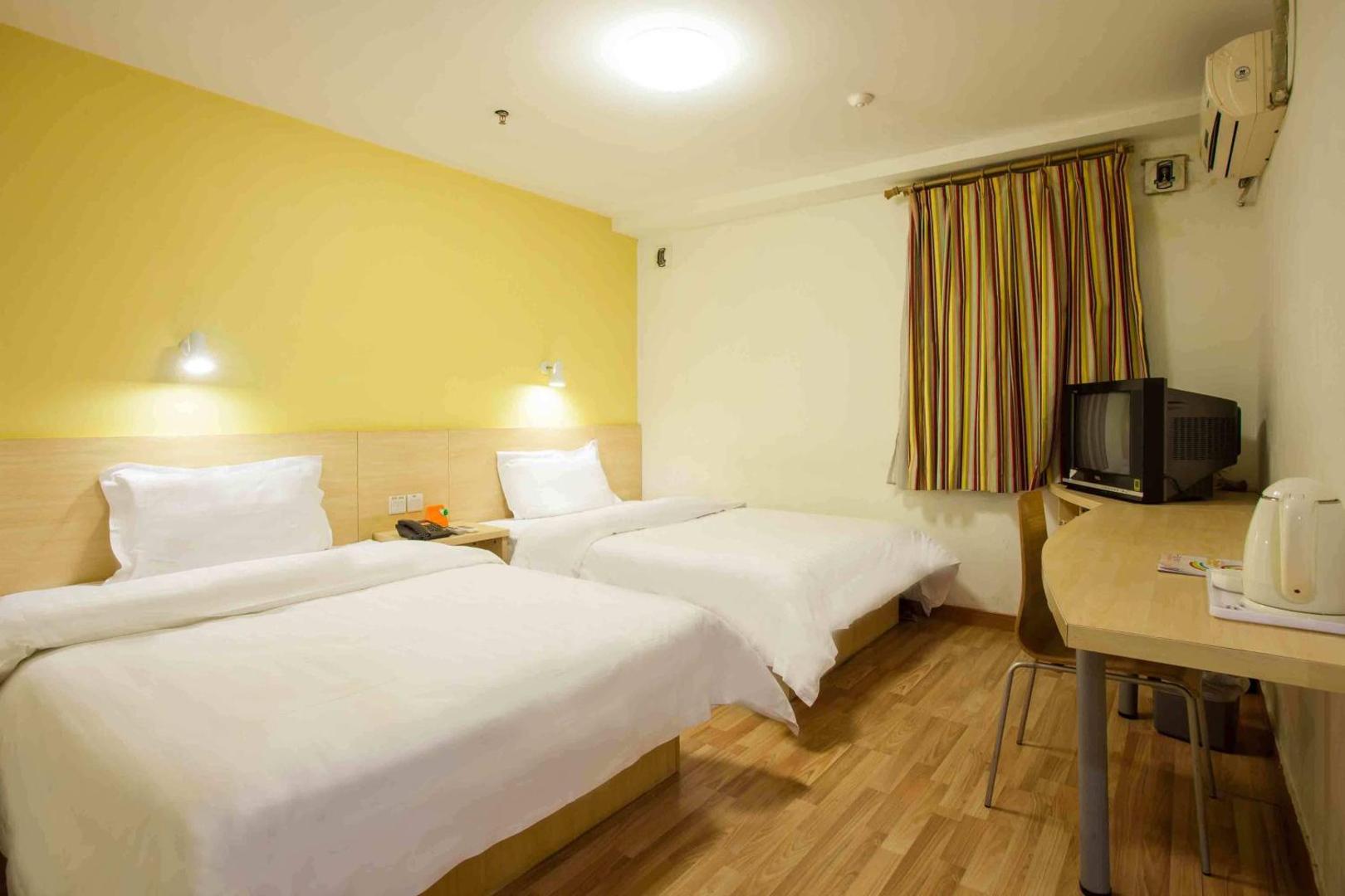 7 Days Inn Zhengzhou Railway Station Central Square Branch