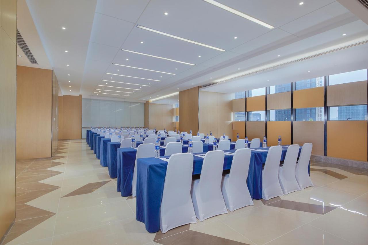 Holiday Inn Express Zhengzhou Longzi Lake