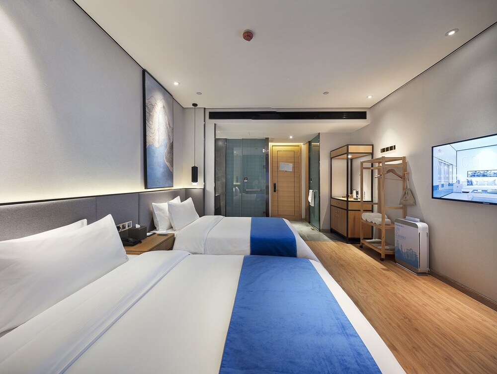 Qianna Baihe Boutique Hotel