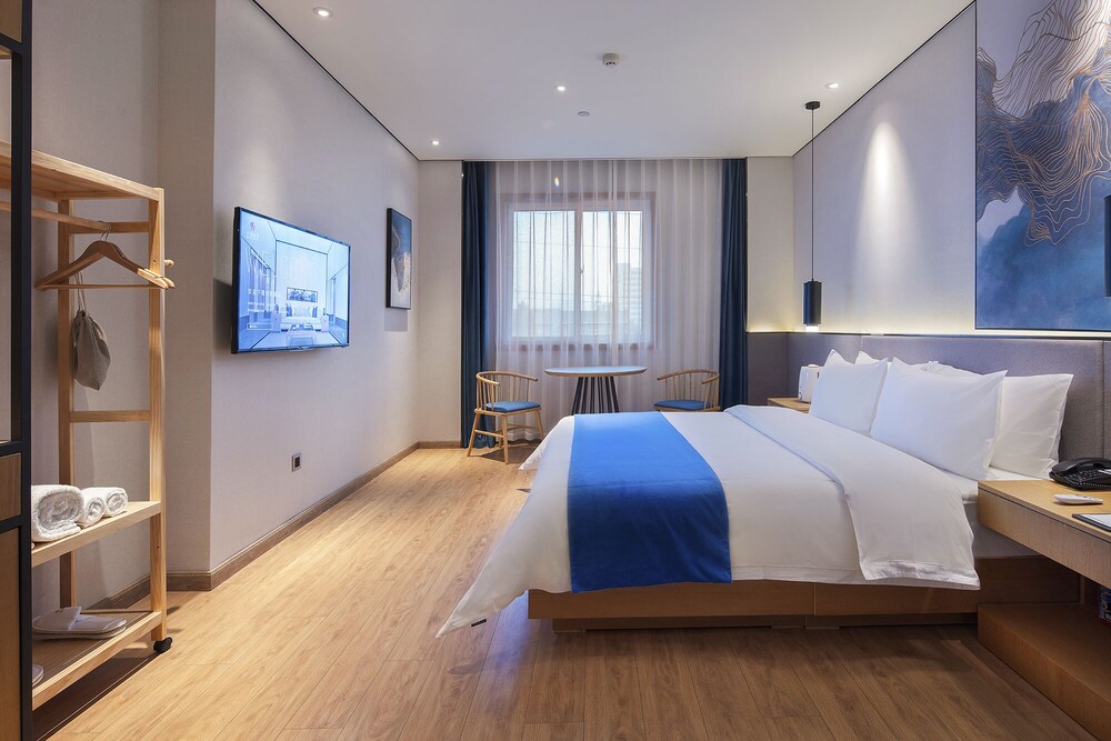 Qianna Baihe Boutique Hotel