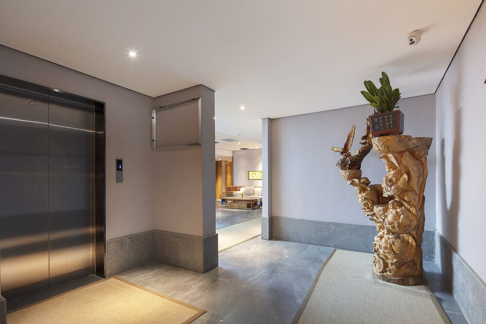 Qianna Baihe Boutique Hotel