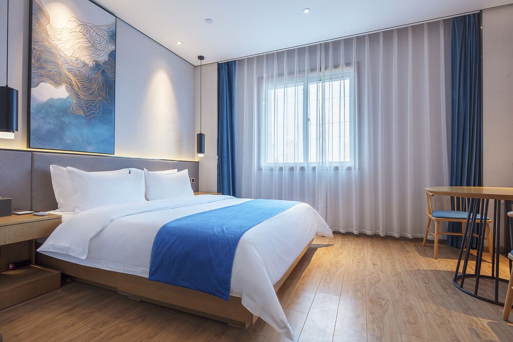 Qianna Baihe Boutique Hotel