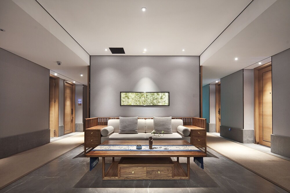 Qianna Baihe Boutique Hotel