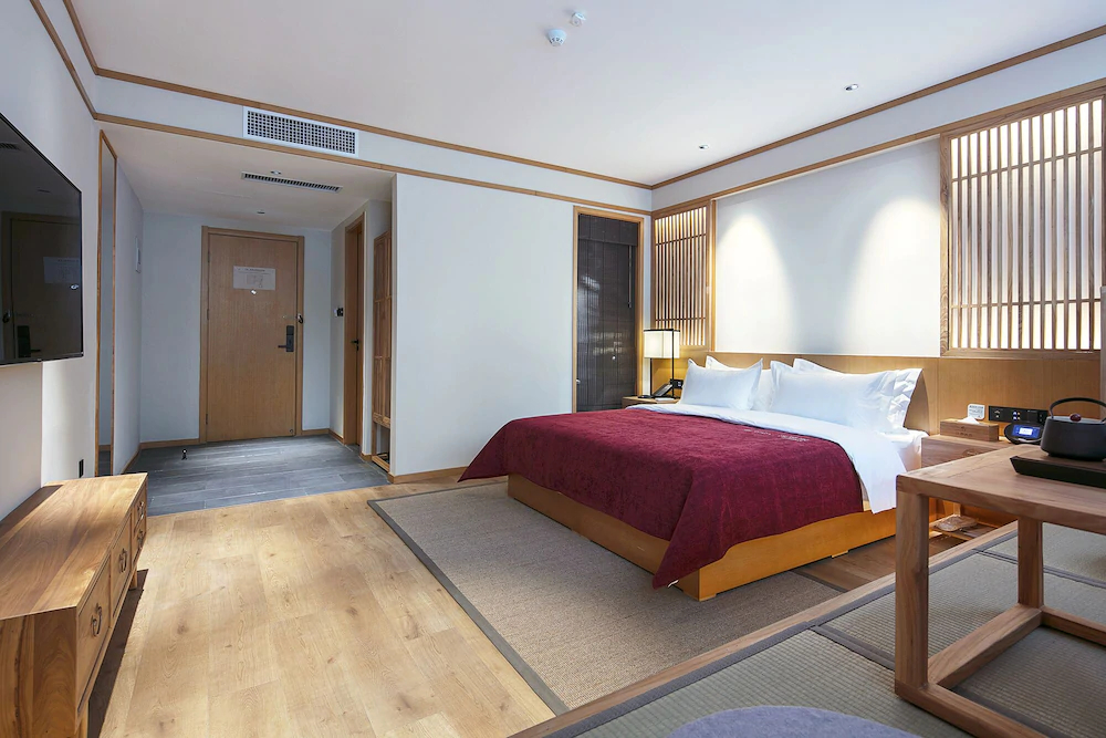 Qianna Yingtang Hotel