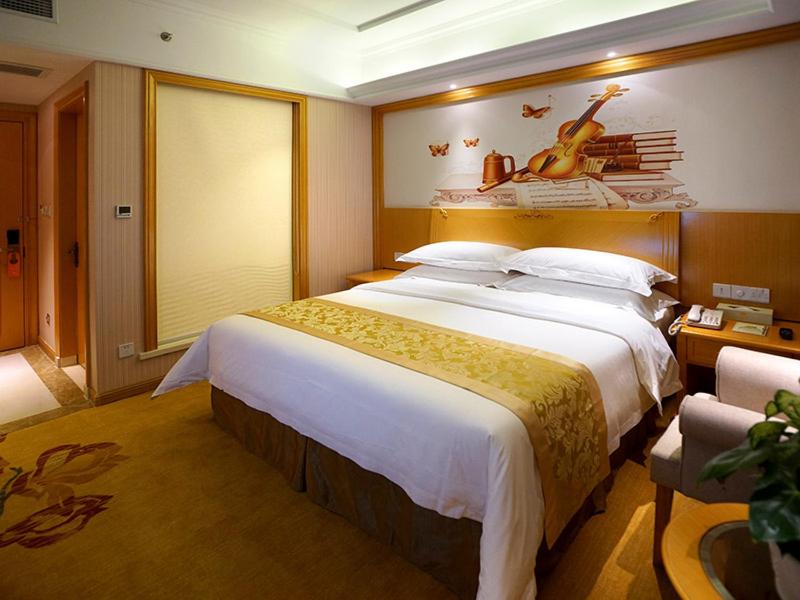 Vienna International Hotel National Exhibition Center Huaxu Highway