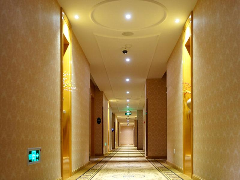 Vienna International Hotel National Exhibition Center Huaxu Highway