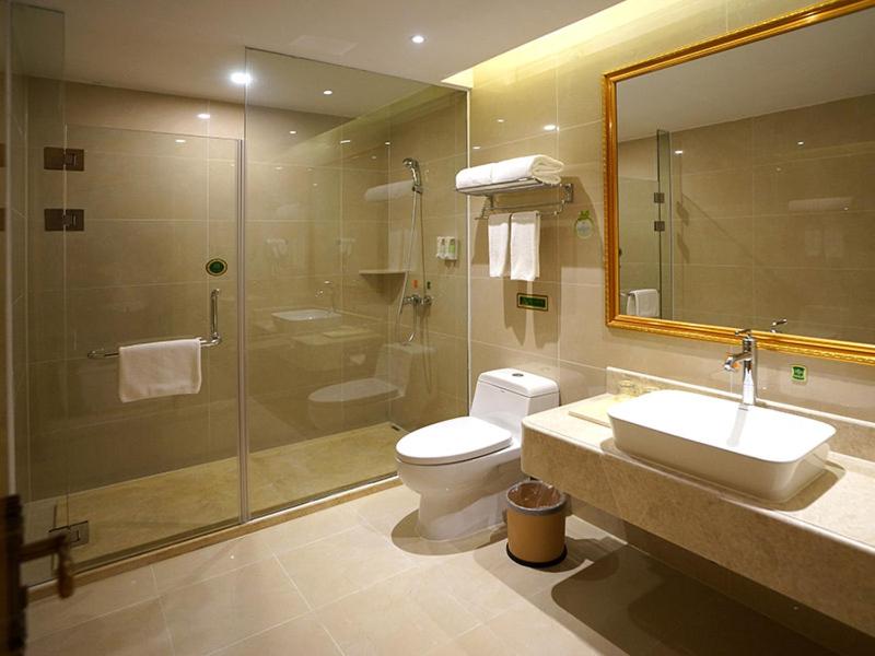 Vienna International Hotel National Exhibition Center Huaxu Highway