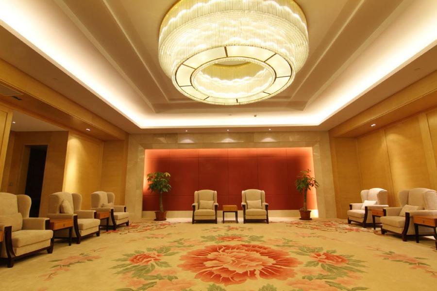 Howard Johnson by Wyndham Tianzhu Plaza Fuyang