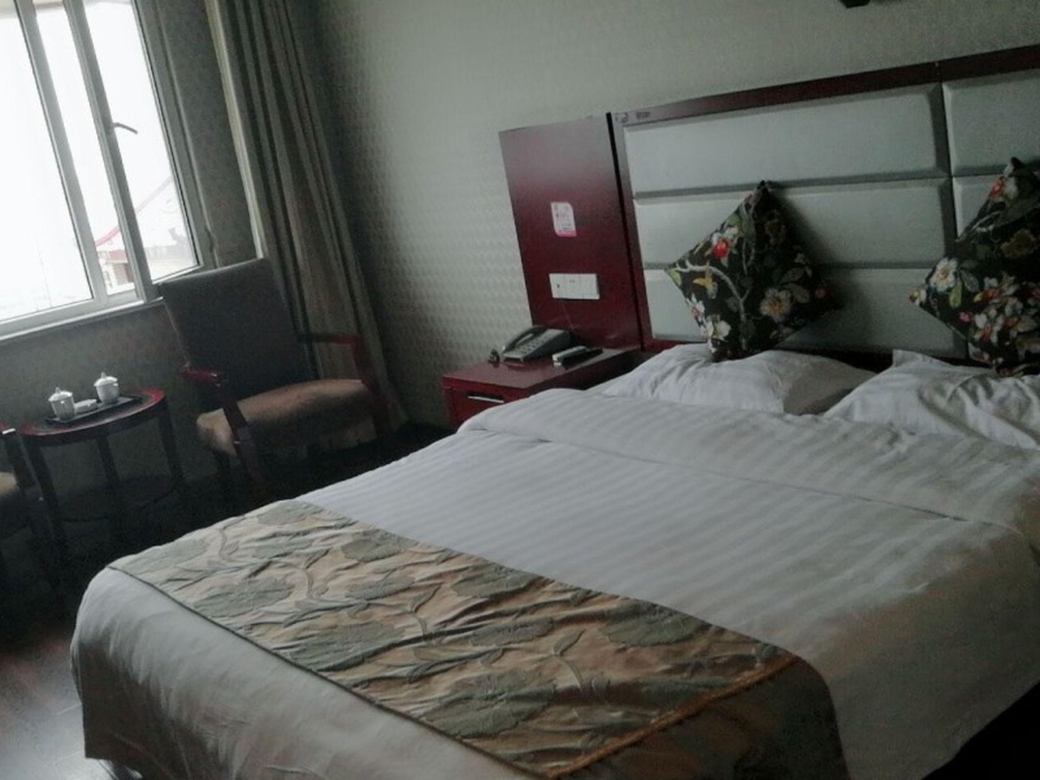 Shell Fuyang Taihe County Yujiayuan Hotel