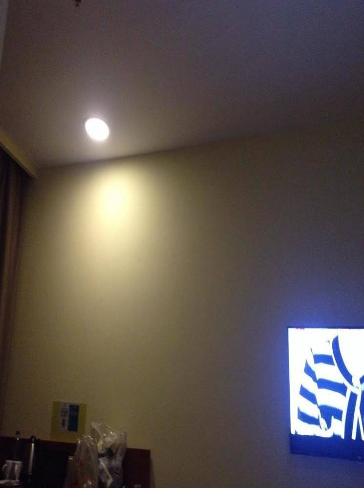 Hanting Express Haining Haichang Nan Lu Leather City Branch