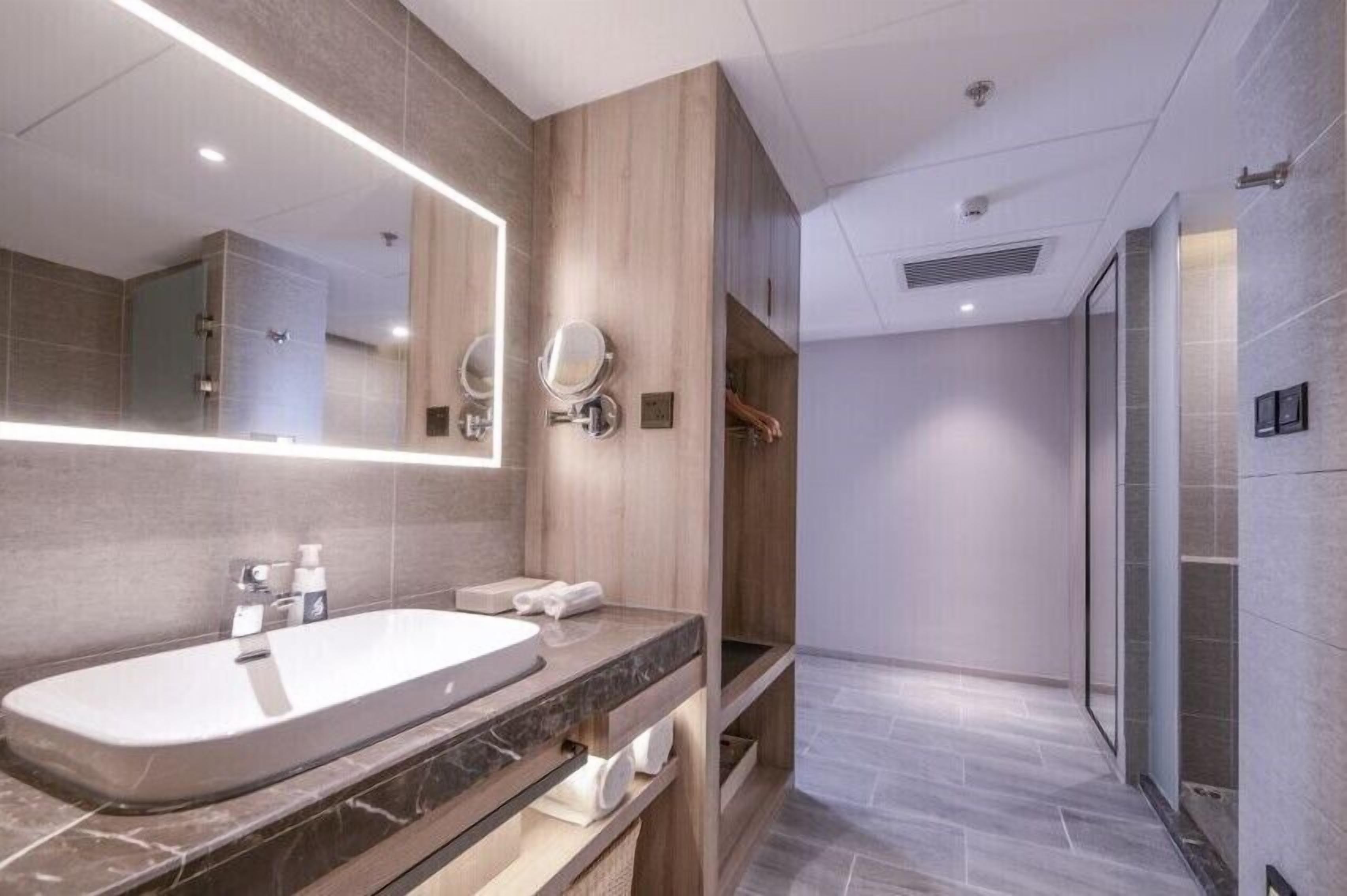 Atour Hotel Huaibei City Government