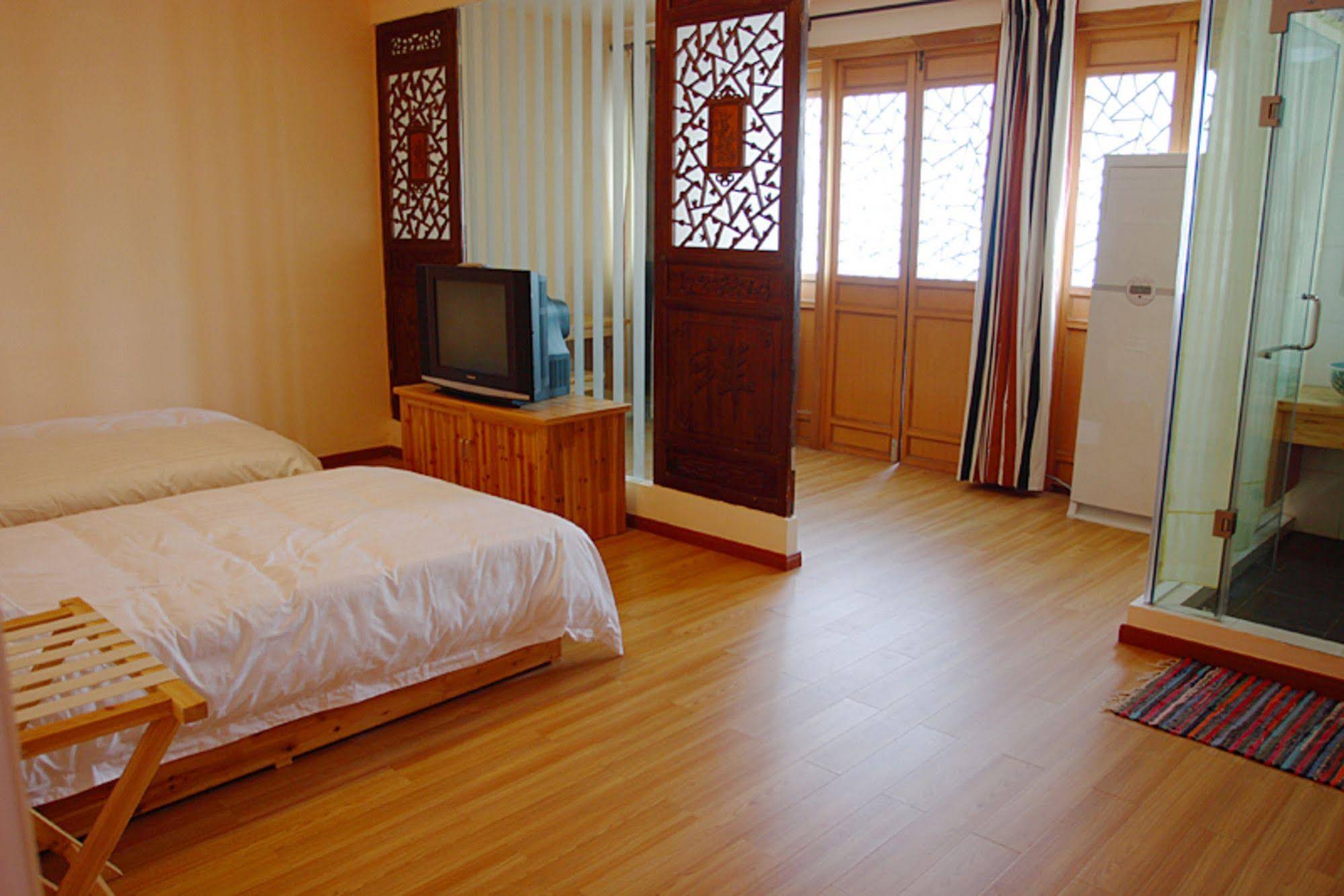 Town Youth Hostel - Huangshan