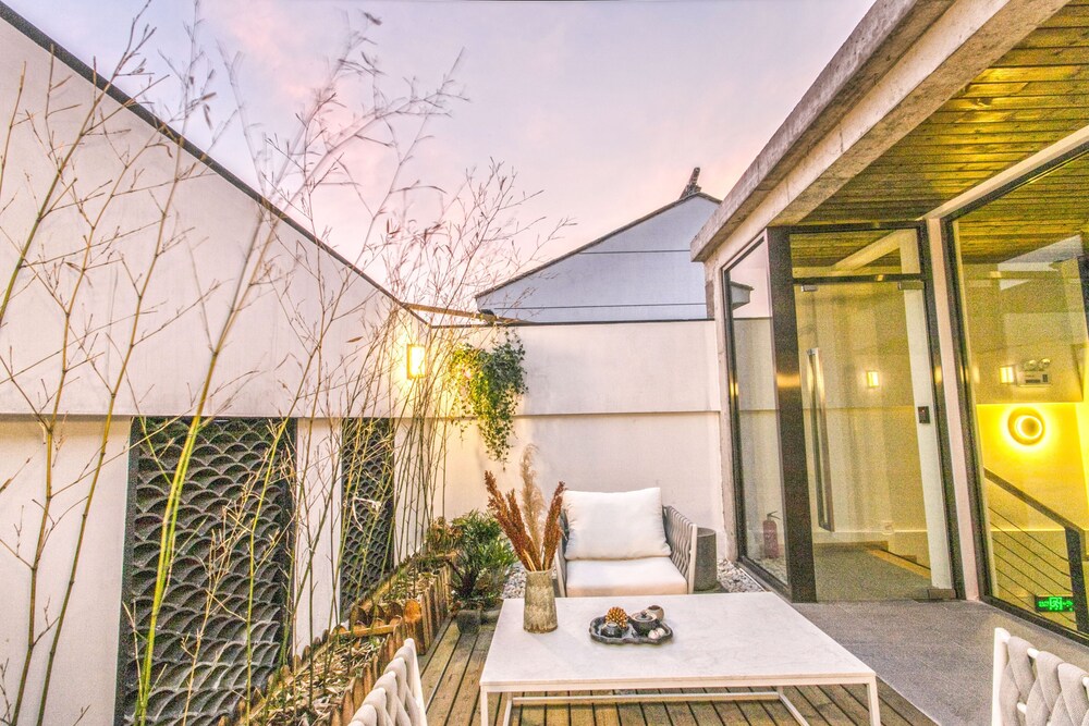 Buerju Light Luxury Hostel