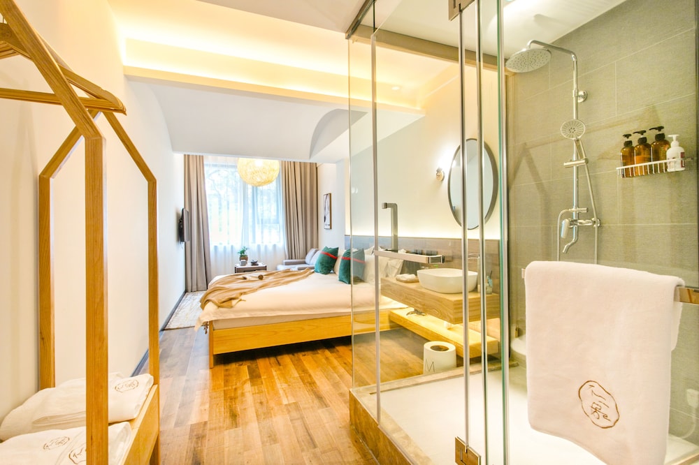 Buerju Light Luxury Hostel