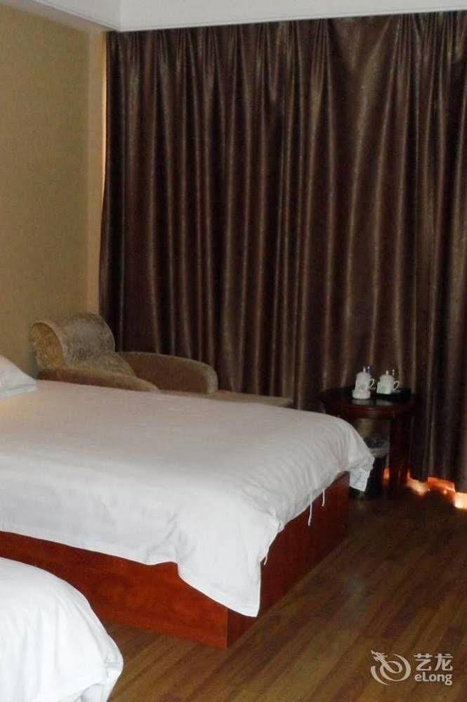 Starway Hotel Linhai Yintai City