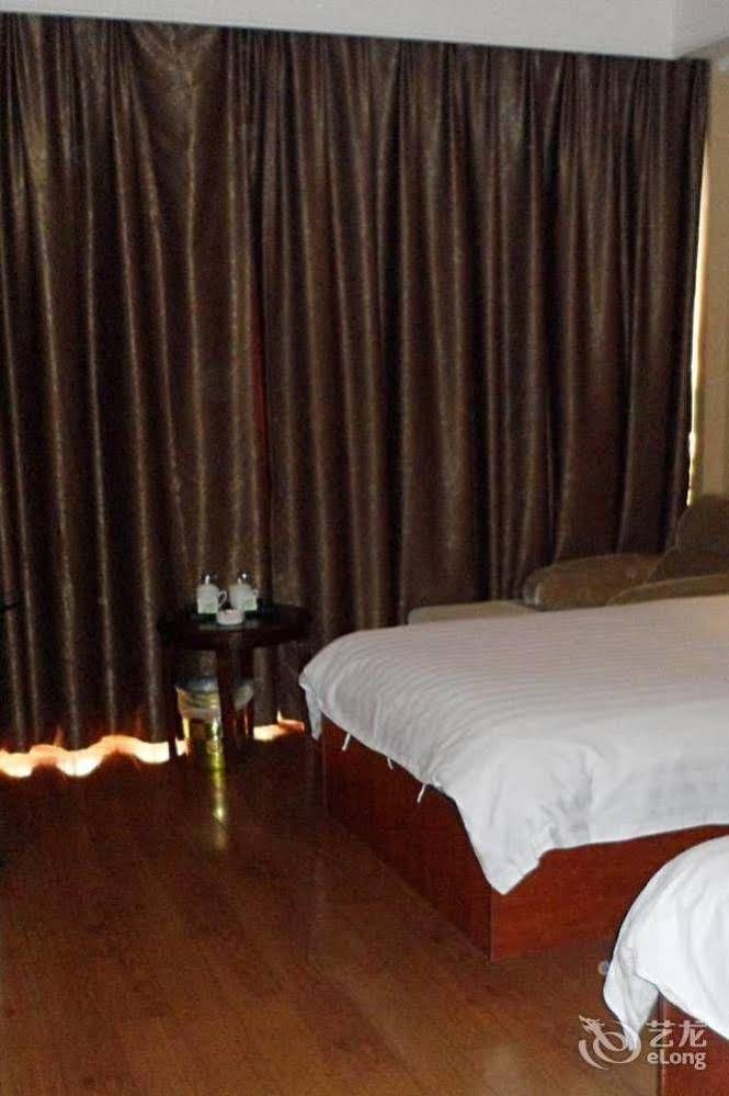 Starway Hotel Linhai Yintai City