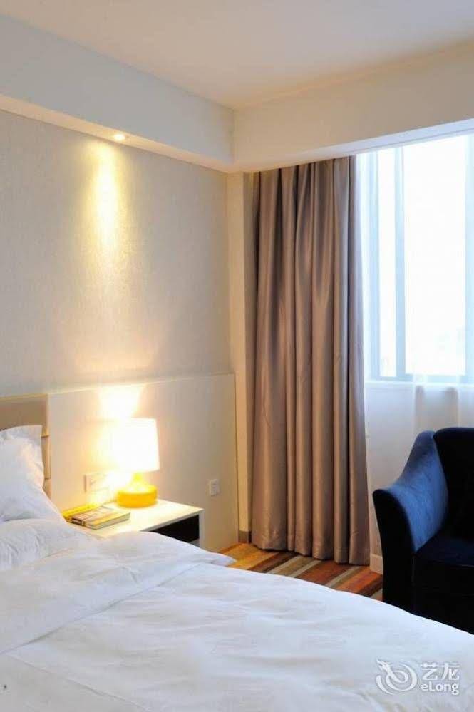 Stars Hotel